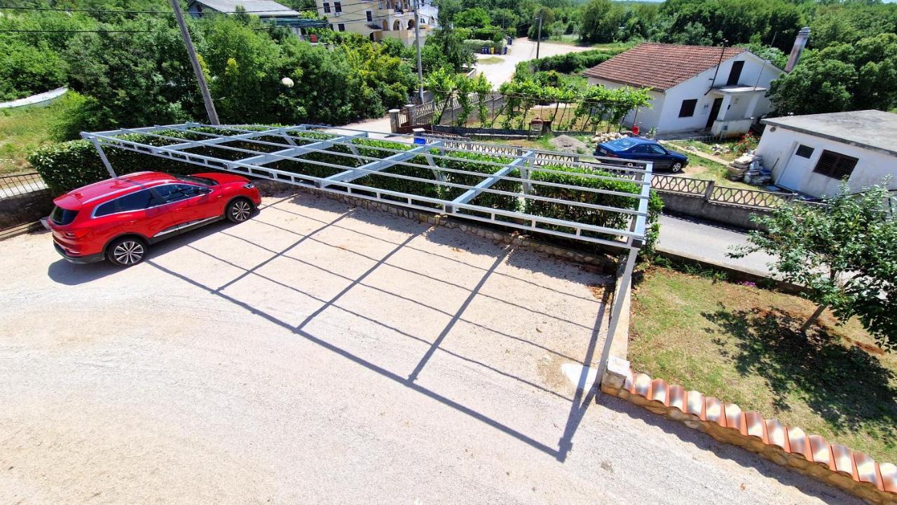Apartment Pinezić Skrbčići